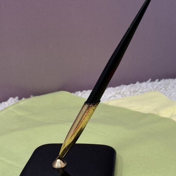 Vintage Sheaffer Ink Pen With Stand w 14k Nib #585 Collectible Writing Utensils